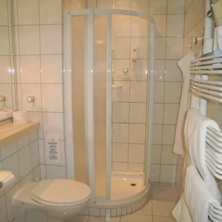 Отель Adler Golf-& Tagungshotel Harth-Poellnitz