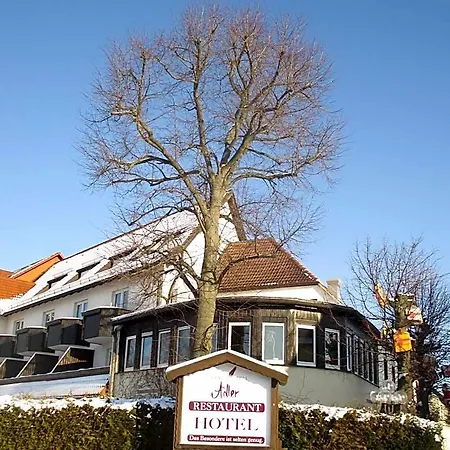 Отель Adler Golf-& Tagungshotel Harth-Poellnitz