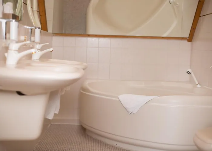 Adler Golf-& Tagungshotel Hotell Harth-Poellnitz